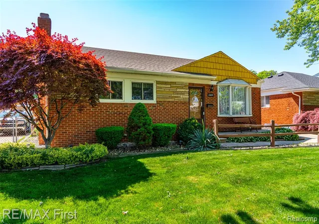 Homes for sale in Eastpointe, MI | 24815 Beck Ave, Eastpointe, MI 48021 | MLS# 60999445