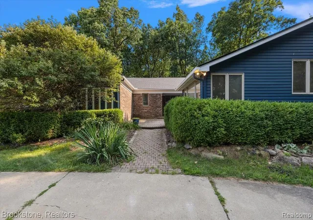 2nd image of 430 Rissman Ln, Ortonville, MI 48462 8455 | MLS# 61023499