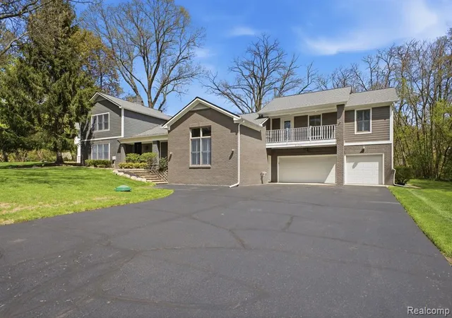 Homes for sale in Franklin, MI | 26296 Franklin Ct, Franklin, MI 48025 | MLS# 60996385