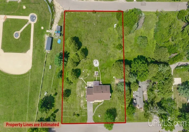 Homes for sale in Iron Mountain, MI | 910 Houghteling St, Iron Mountain, MI 49801 | MLS# 50214030