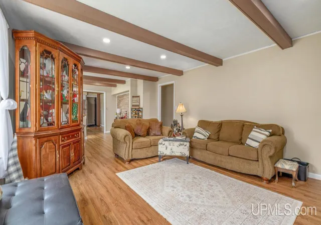 Homes for sale in Iron Mountain, MI | 910 Houghteling St, Iron Mountain, MI 49801 | MLS# 50214030