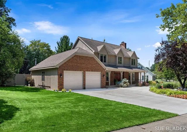 Photo 3 of Sale Pending at 152 Sorrento Dr, Holland, MI 49423 | MLS# 70554215 | Listing updated on 2026-09-03