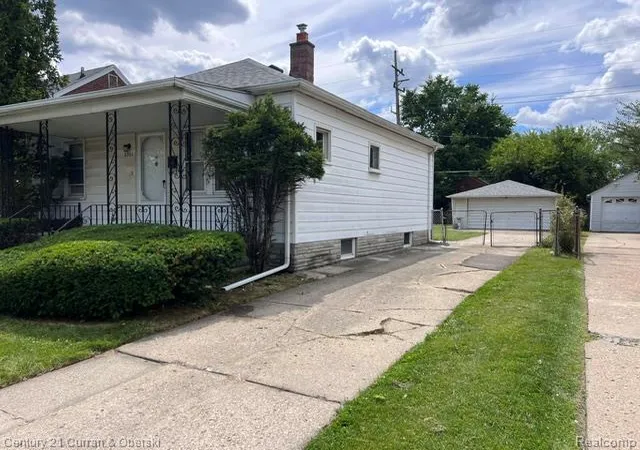 2nd image of 6901 Faust Ave, Detroit, MI 48228 3496 | MLS# 61005690