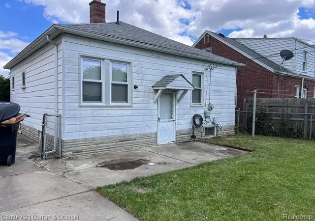 4th image of 6901 Faust Ave, Detroit, MI 48228 3496 | MLS# 61005690