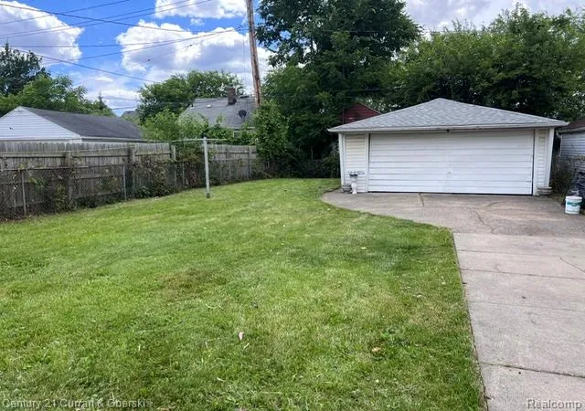 5th image of 6901 Faust Ave, Detroit, MI 48228 3496 | MLS# 61005690