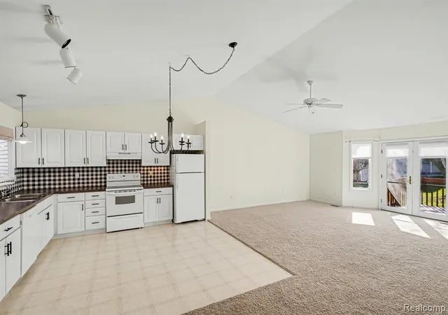 3rd image of 9166 Emily Dr, Davison, MI 48423 | MLS# 61000748