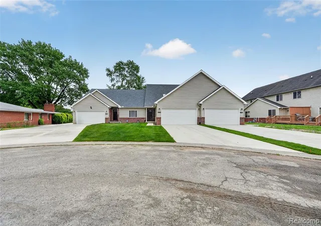 Homes for sale in Redford, MI | 24784 Ashley Ct, Redford, MI 48239 | MLS# 60994935