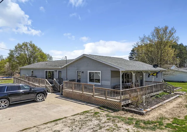 Homes for sale in Cadillac, MI | 3821 S 39 Rd, Cadillac, MI 49601 | MLS# 80068447