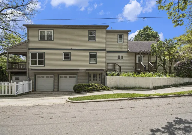 4th image of 916 Brooks St, Ann Arbor, MI 48103 | MLS# 70537737