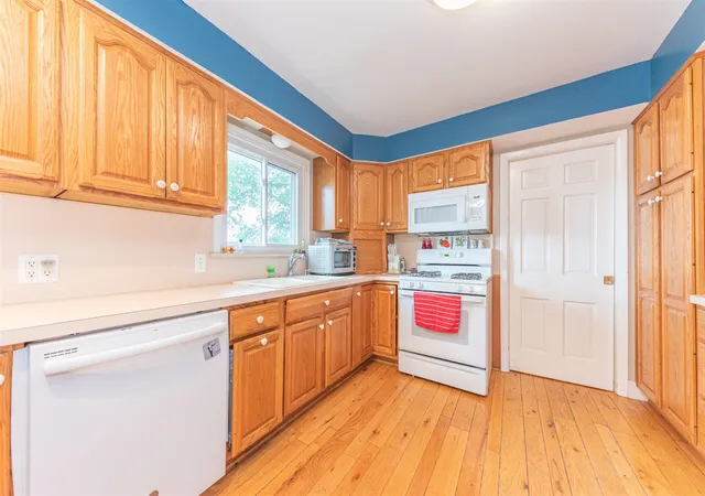 2nd image of 3559 Meadow Ln, Saline, MI 48176 | MLS# 70541033