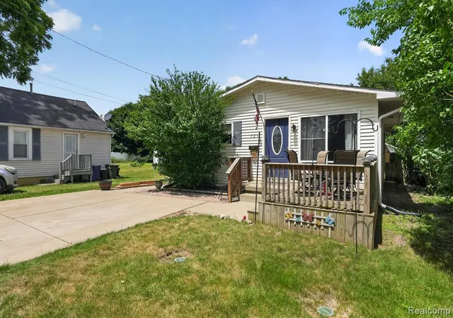 Homes for sale in Owosso, MI | 721 Jerome Ave, Owosso, MI 48867 | MLS# 61008003