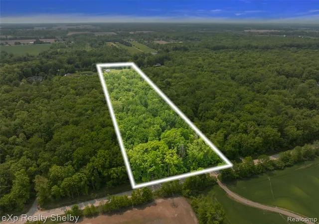 3rd image of 14721 Terry Rd, Berlin, MI 48002 | MLS# 60400119