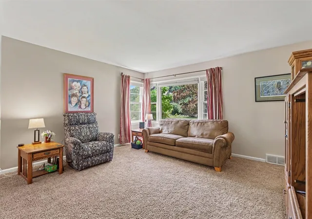 Photo 3 of Single family home for sale at 548 N Linden St, Marshall, MI 49068 | MLS# 70555247 | Listing updated on 2026-09-10