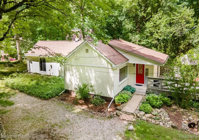 Homes for sale in Clarkston, MI | 5223 Woodlane Rd, Clarkston, MI 48348 | MLS# 61003191