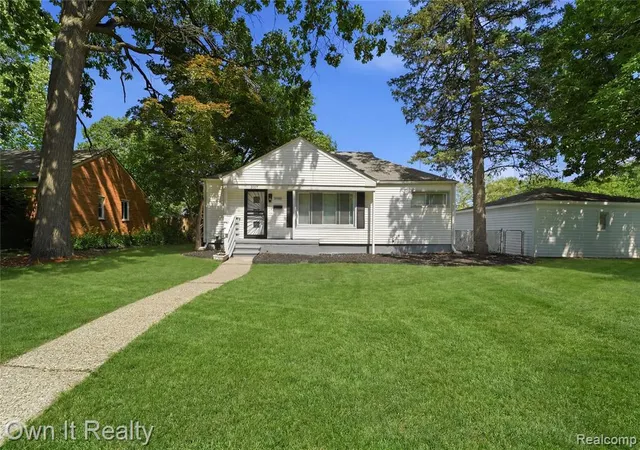 Homes for sale in Oak Park, MI | 21300 Westhampton St, Oak Park, MI 48237 | MLS# 61008018