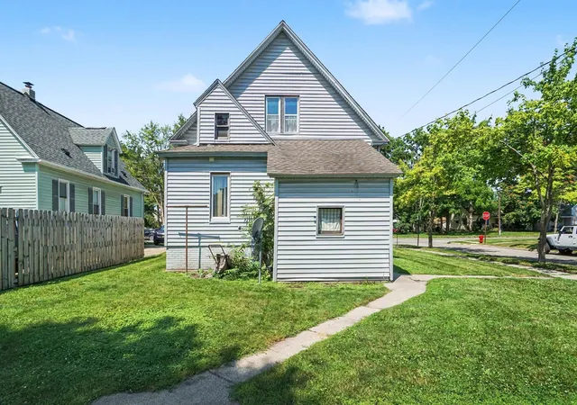Homes for sale in Bay City, MI | 1401 Garfield Ave, Bay City, MI 48708 | MLS# 50214619