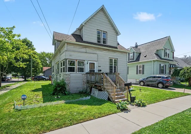 Homes for sale in Bay City, MI | 1401 Garfield Ave, Bay City, MI 48708 | MLS# 50214619