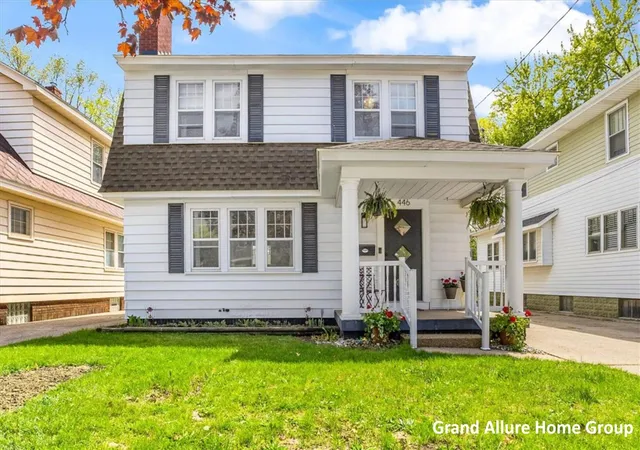Homes for sale in Grand Rapids, MI | 446 Knapp St, Grand Rapids, MI 49505 | MLS# 70533180