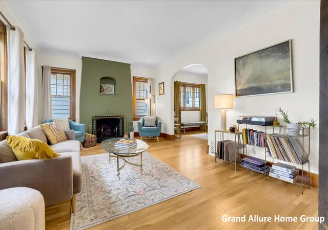 Homes for sale in Grand Rapids, MI | 446 Knapp St, Grand Rapids, MI 49505 | MLS# 70533180