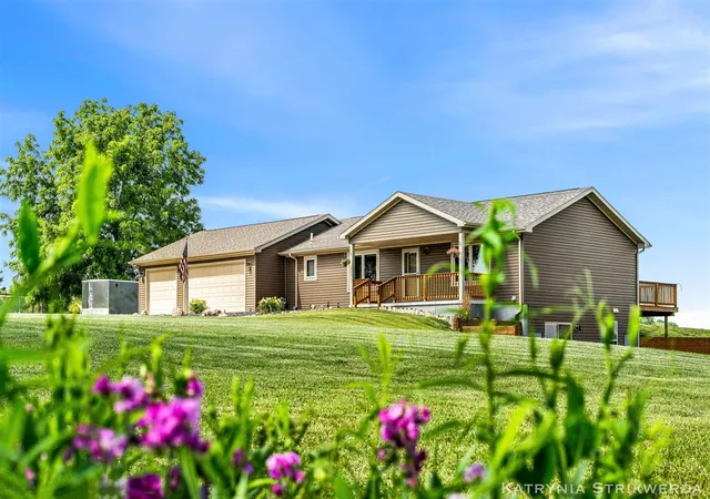 3rd image of 2256 S Cochran Rd, Charlotte, MI 48813 | MLS# 70544206
