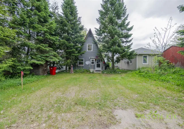 2nd image of 679 W Lincoln Ave, White Cloud, MI 49349 | MLS# 70533219