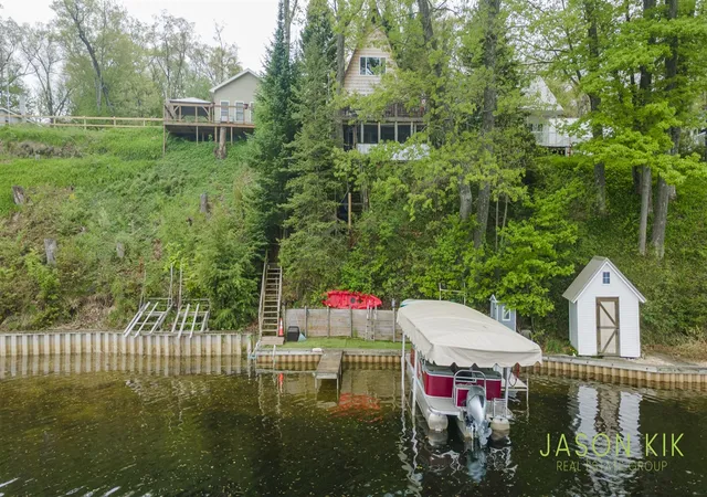 3rd image of 679 W Lincoln Ave, White Cloud, MI 49349 | MLS# 70533219