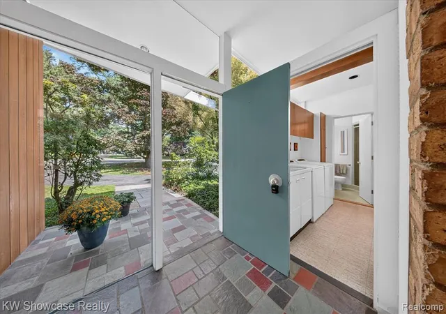 Photo 3 of Sale Pending at 4123 Meadow Wy, Bloomfield Hills, MI 48301 1213 | MLS# 61025186 | Listing updated on 2026-09-02