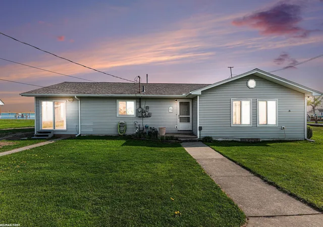 2nd image of 7618 South Channel Dr, Harsens Island, MI 48028 | MLS# 50203981