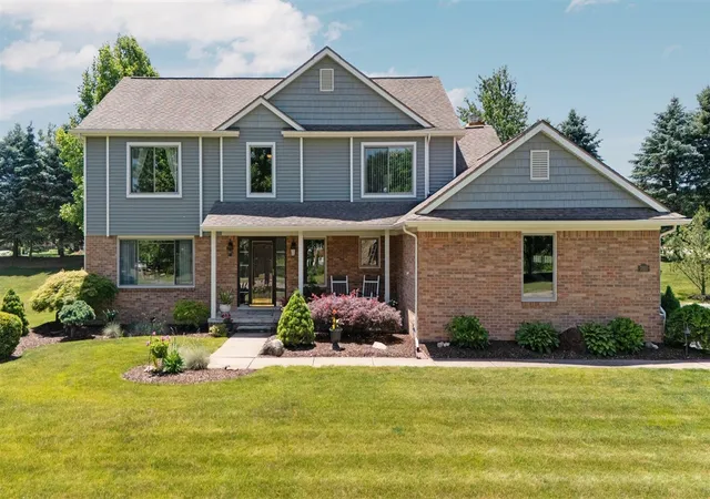 Photo 2 of Sale Pending at 7662 Hidden Ponds Blvd, Brighton, MI 48114 | MLS# 70477403 | Listing updated on 2025-10-27