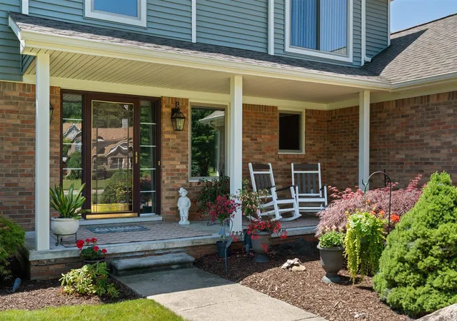 Photo 3 of Sale Pending at 7662 Hidden Ponds Blvd, Brighton, MI 48114 | MLS# 70477403 | Listing updated on 2025-10-27