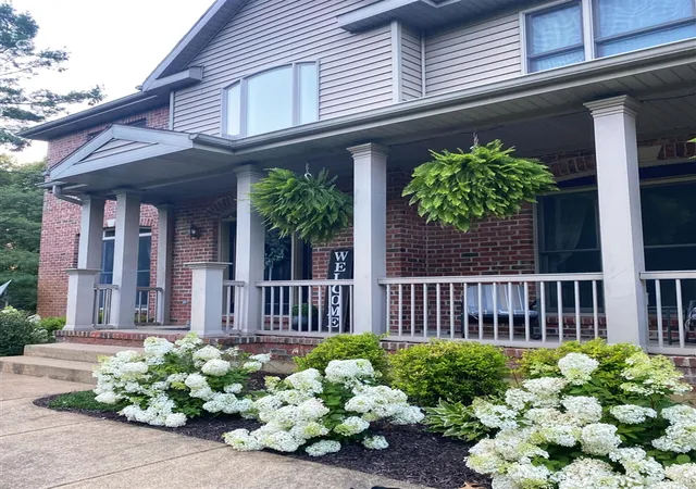 3rd image of 25 Christian Dr, Battle Creek, MI 49014 | MLS# 70538038