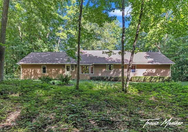 Homes for sale in Byron Center, MI | 421 Sorrento Dr, Byron Center, MI 49315 | MLS# 70540710