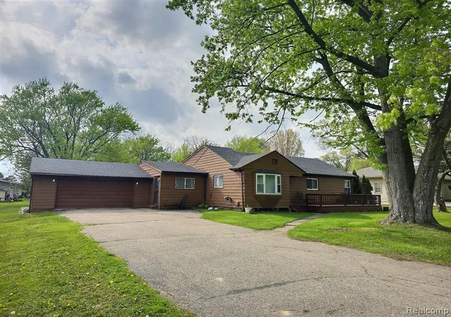 Photo 1 of Single family home for sale at 6449 Detroit St, Mount Morris, MI 48458 | MLS# 60969319 | Listing updated on 2026-10-09