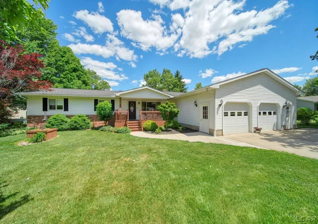 Homes for sale in Adrian, MI | 2943 Lee Marie Dr, Adrian, MI 49221 | MLS# 50212167