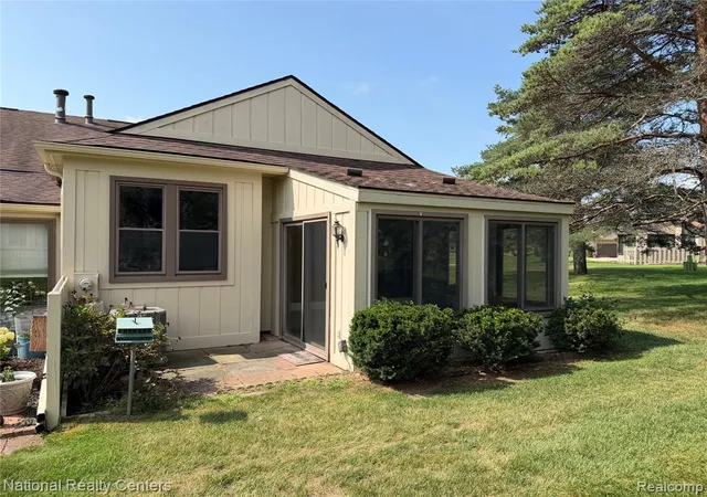 2nd image of 12237 Cambridge #1, South Lyon, MI 48178 | MLS# 61020708