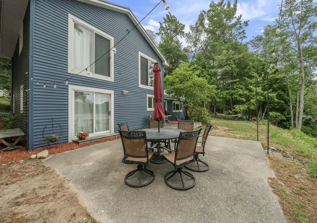4th image of 2847 Crescent Shores Dr, Traverse City, MI 49685 | MLS# 80070621