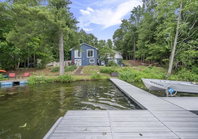 5th image of 2847 Crescent Shores Dr, Traverse City, MI 49685 | MLS# 80070621