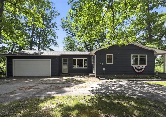 Photo 1 of Single family home for sale at 5770 W Us Hwy 12, Buchanan, MI 49107 | MLS# 70536614 | Listing updated on 2026-09-16