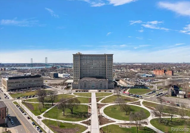 23rd image of 3565 W Jeffries Fwy, Detroit, MI 48208 | MLS# 60977871