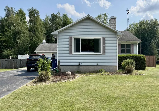Photo 2 of Single family home for sale at 2290 E Cody Estey Rd, Pinconning, MI 48650 | MLS# 50217918 | Listing updated on 2026-09-03