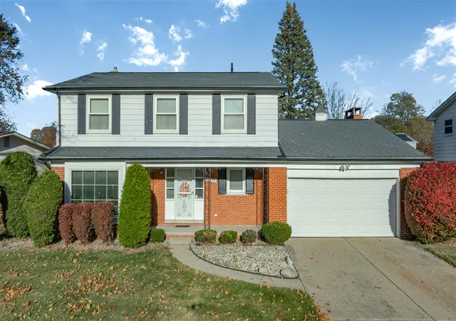 Photo 1 of Single family home for sale at 27270 Devonshire St, Southfield, MI 48076 | MLS# 70503547 | Listing updated on 2025-11-17