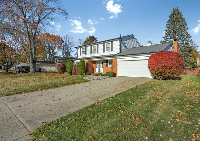 Photo 3 of Single family home for sale at 27270 Devonshire St, Southfield, MI 48076 | MLS# 70503547 | Listing updated on 2025-11-17
