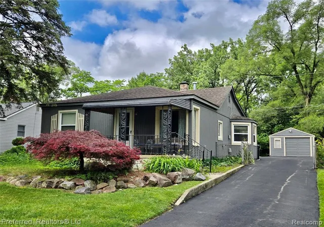 Homes for sale in Livonia, MI | 15349 Deering St, Livonia, MI 48154 | MLS# 61004708