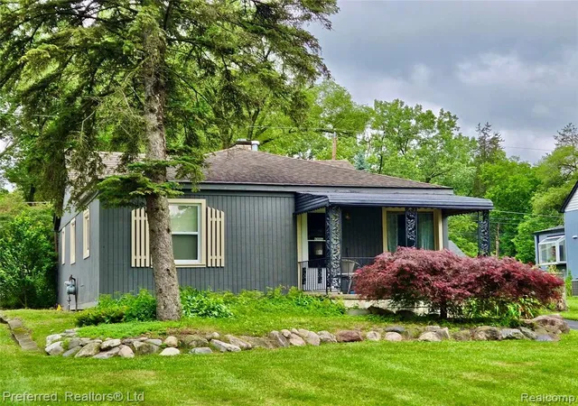 Homes for sale in Livonia, MI | 15349 Deering St, Livonia, MI 48154 | MLS# 61004708