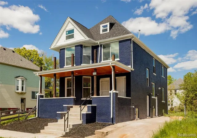 1st image of 3450 Townsend St, Detroit, MI 48214 | MLS# 60995061