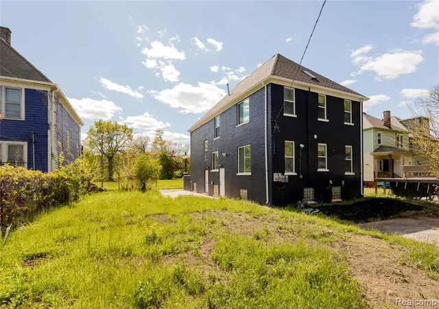 24th image of 3450 Townsend St, Detroit, MI 48214 | MLS# 60995061