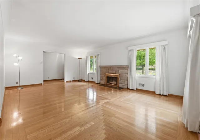 5th image of 1110 Dwillard Dr, Kalamazoo, MI 49048 | MLS# 70552126