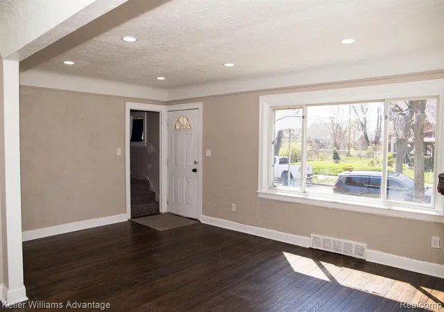 2nd image of 16250 Ardmore St, Detroit, MI 48235 4089 | MLS# 60994940