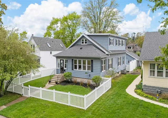 1st image of 2010 Forres Ave, Saint Joseph, MI 49085 | MLS# 70528808
