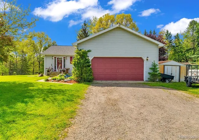 Photo 3 of Single family home for sale at 144 Westshore Dr, Jerome, MI 49249 | MLS# 60394049 | Listing updated on 2026-07-07